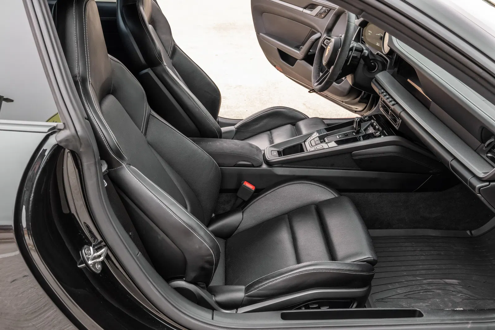 2020 Porsche 911 Carrera 4S Coupe - 443-hp Twin-Turbo Flat-6, AWD, Sport and Premium Packages