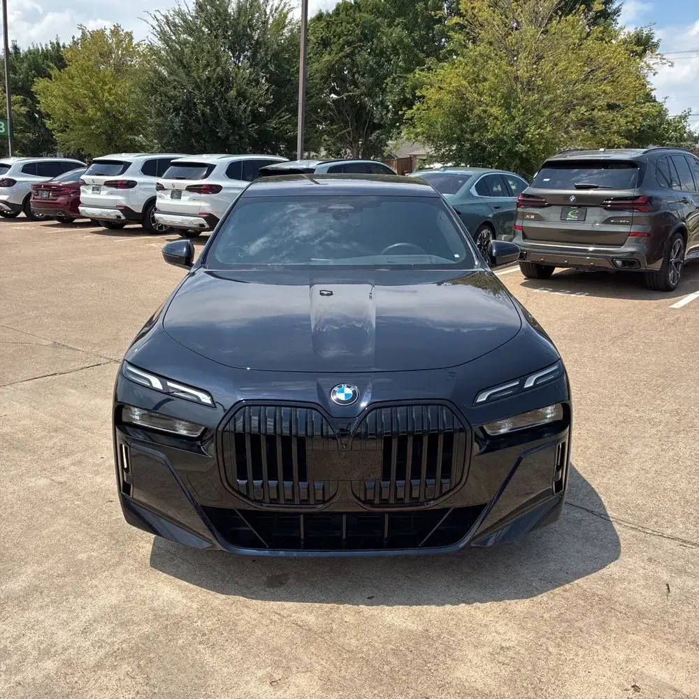 2023 BMW 7-Series 740i