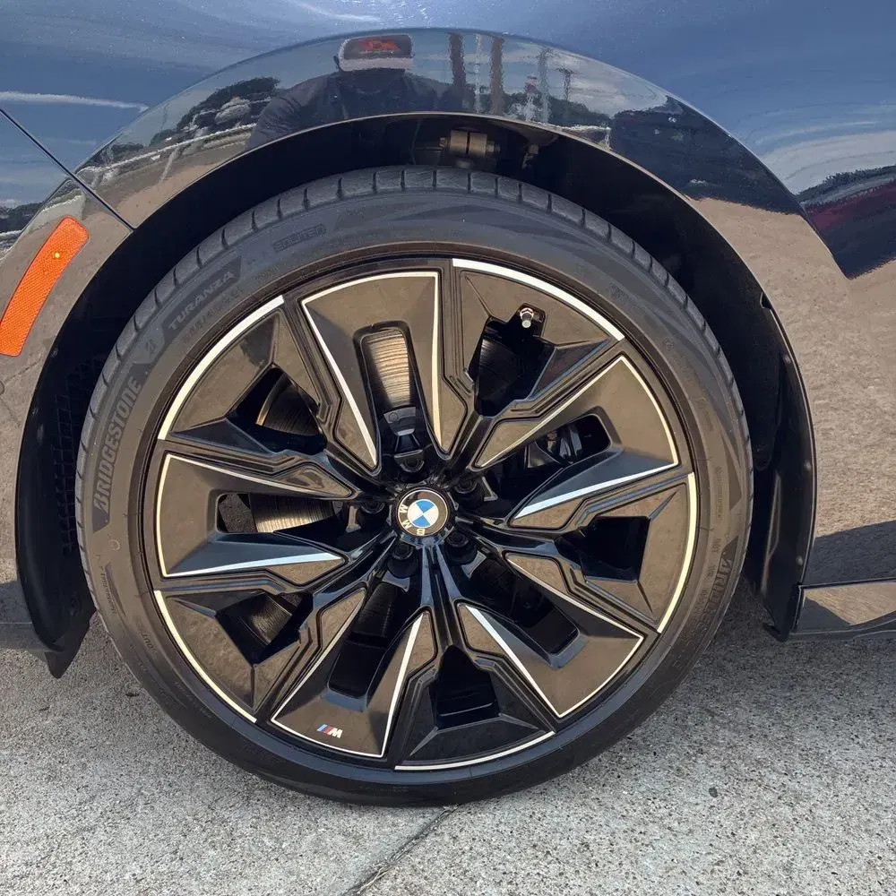 2023 BMW 7-Series 740i