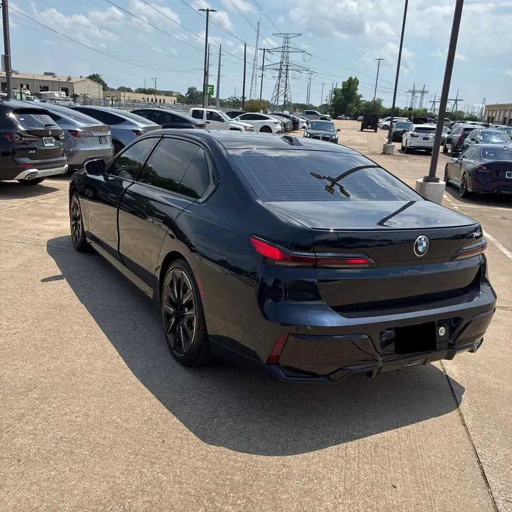 2023 BMW 7-Series 740i