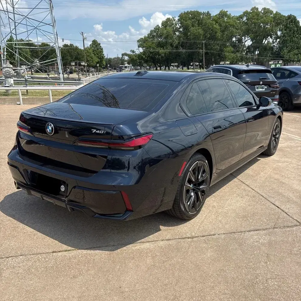 2023 BMW 7-Series 740i