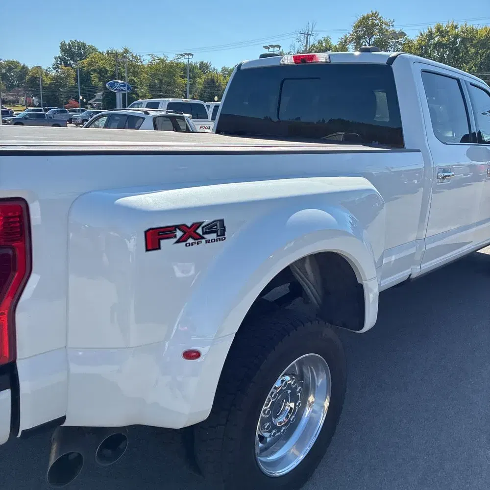 2022 Ford F-450 Super Duty Platinum