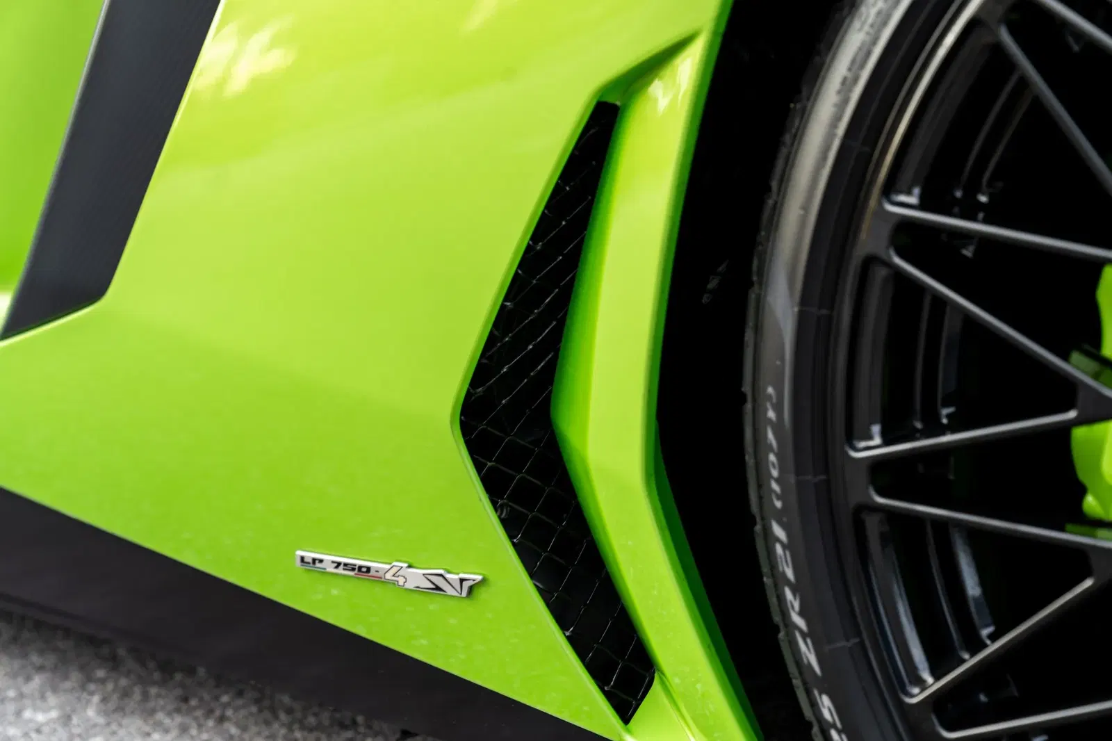 2017 Lamborghini Aventador LP750-4 SV Roadster