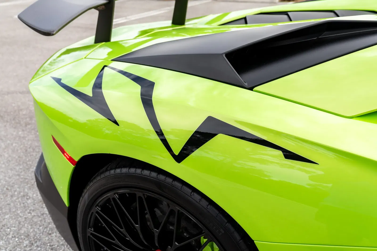 2017 Lamborghini Aventador LP750-4 SV Roadster