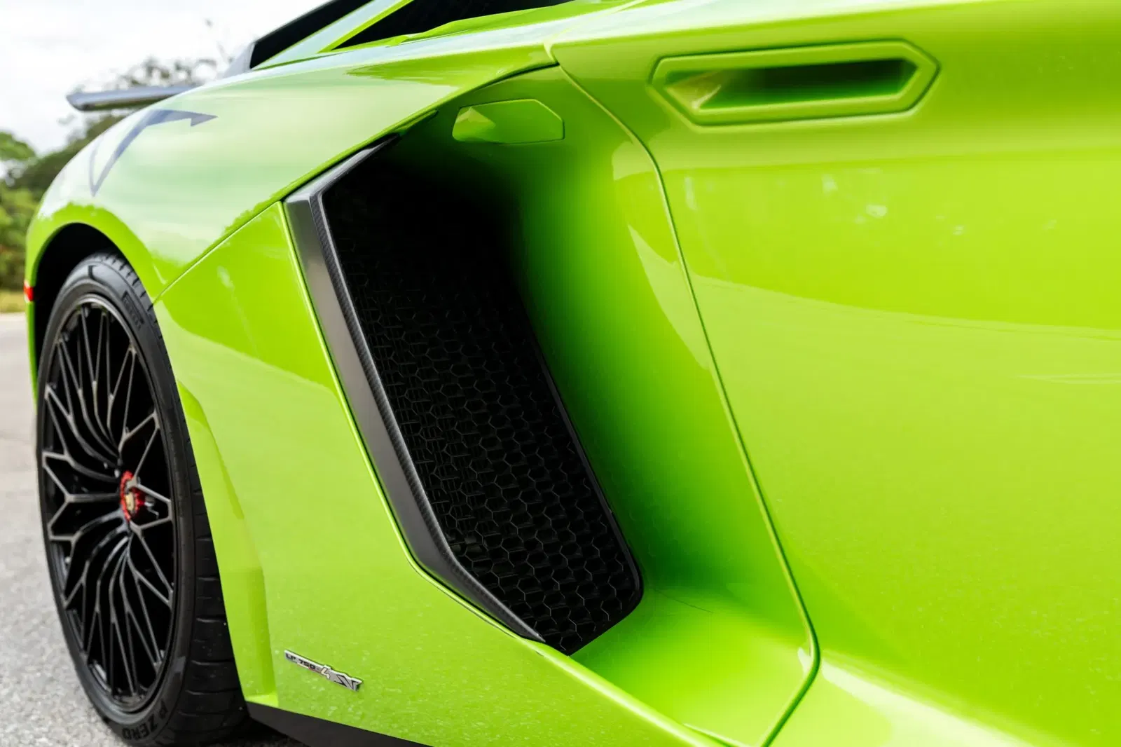 2017 Lamborghini Aventador LP750-4 SV Roadster