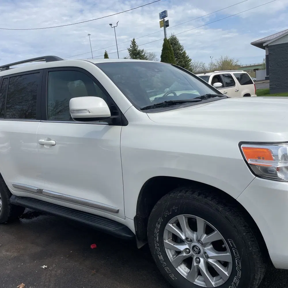2017 Toyota Land Cruiser Base