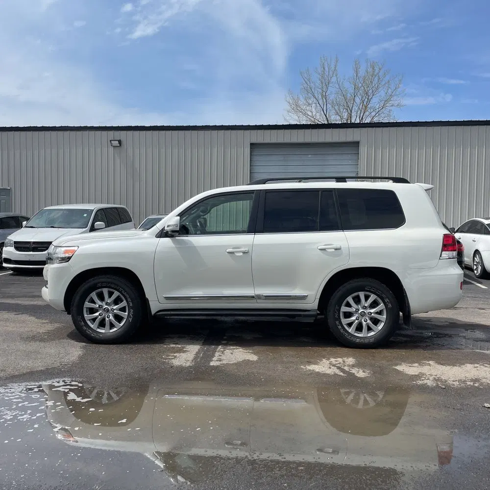 2017 Toyota Land Cruiser Base