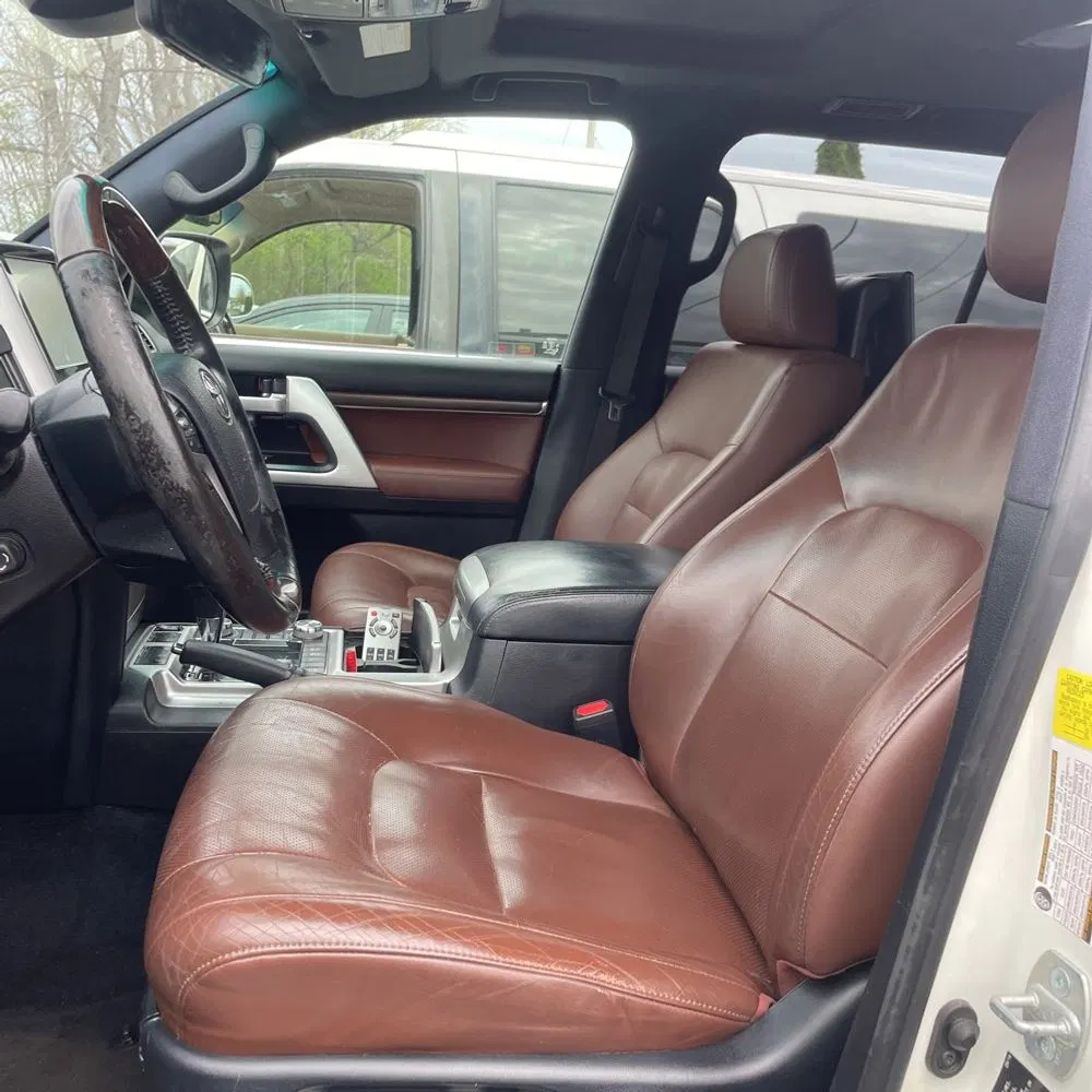 2017 Toyota Land Cruiser Base