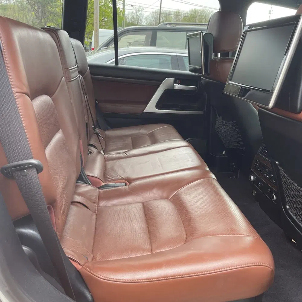 2017 Toyota Land Cruiser Base