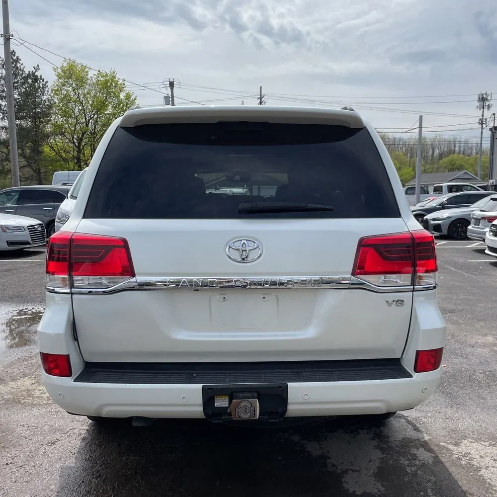 2017 Toyota Land Cruiser Base