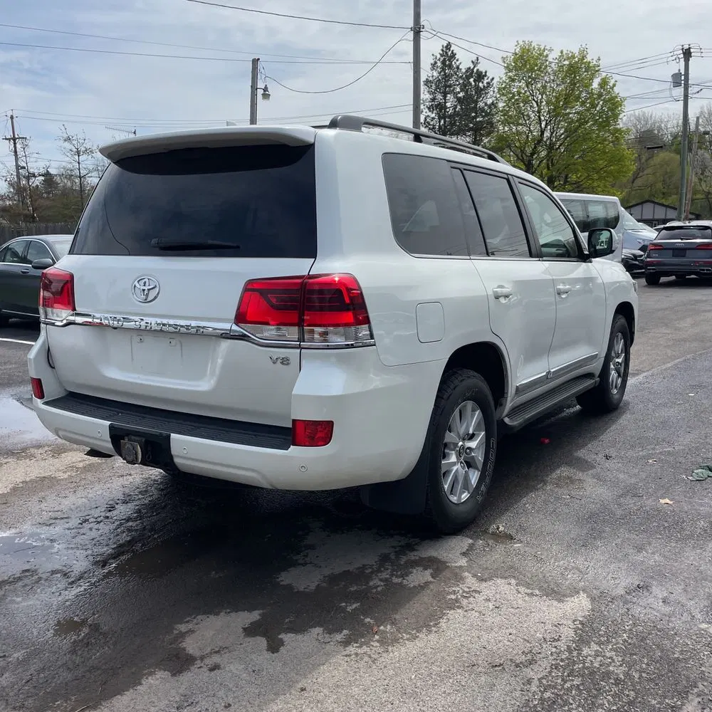 2017 Toyota Land Cruiser Base