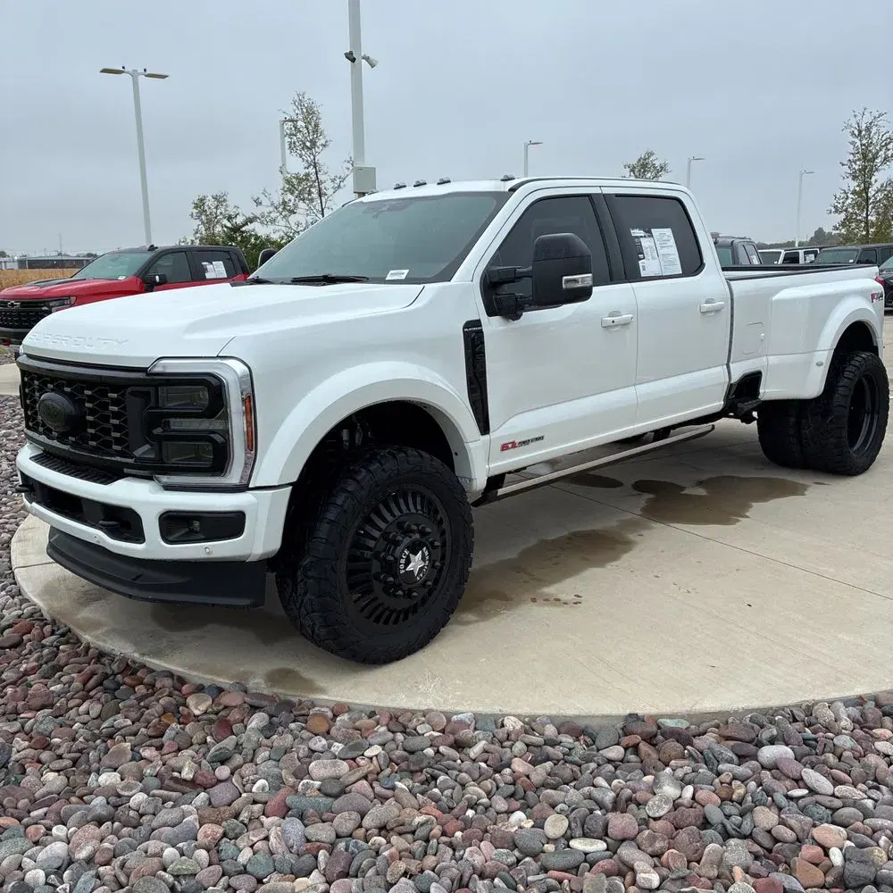 2025 Ford F450SD Platinum