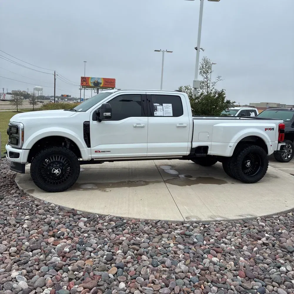 2025 Ford F450SD Platinum