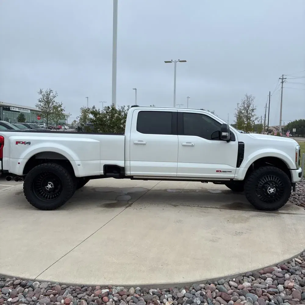 2025 Ford F450SD Platinum