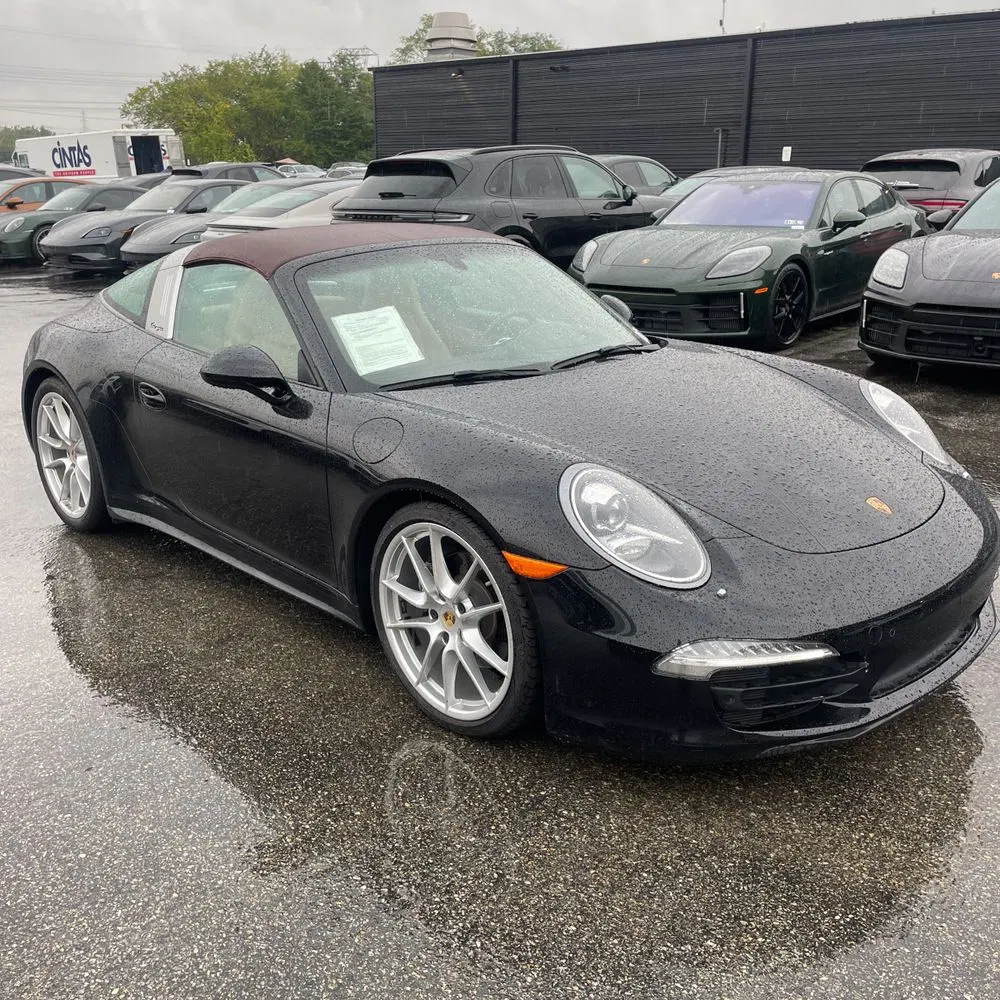 2015 Porsche 911 Carrera 4 Base