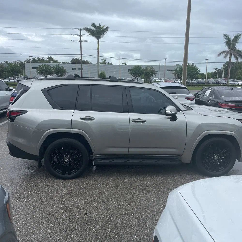 2022 Lexus LX 600 Luxury