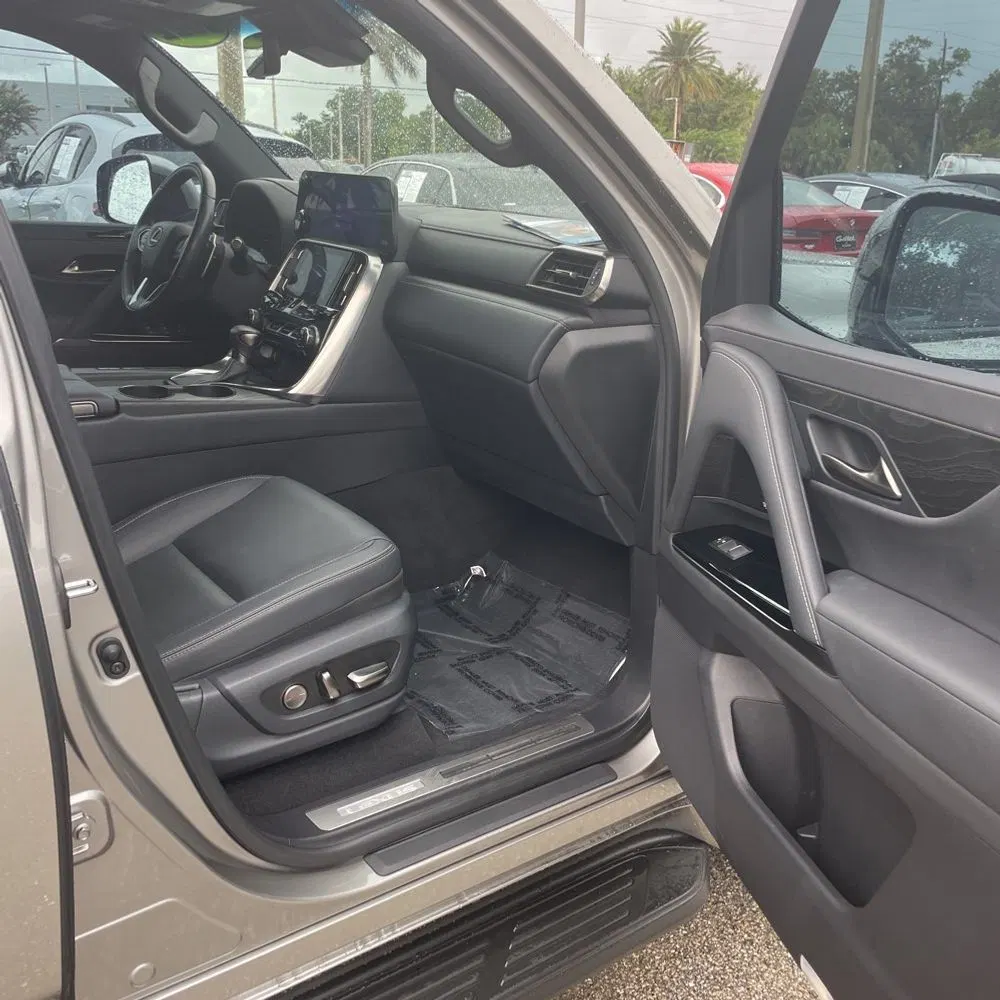 2022 Lexus LX 600 Luxury