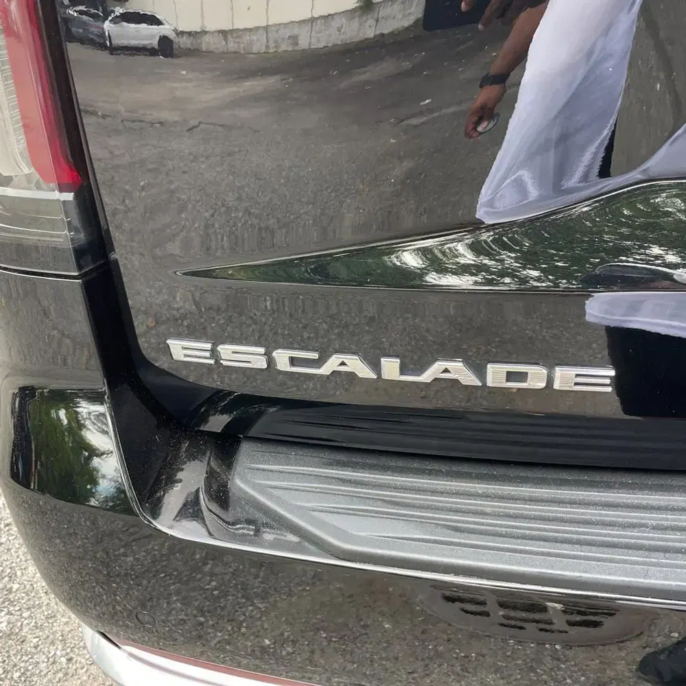2022 Cadillac Escalade ESV Premium Luxury
