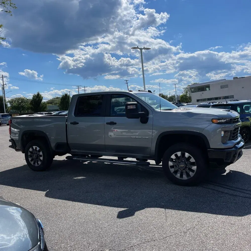 2024 Chevrolet Silverado 2500HD Custom