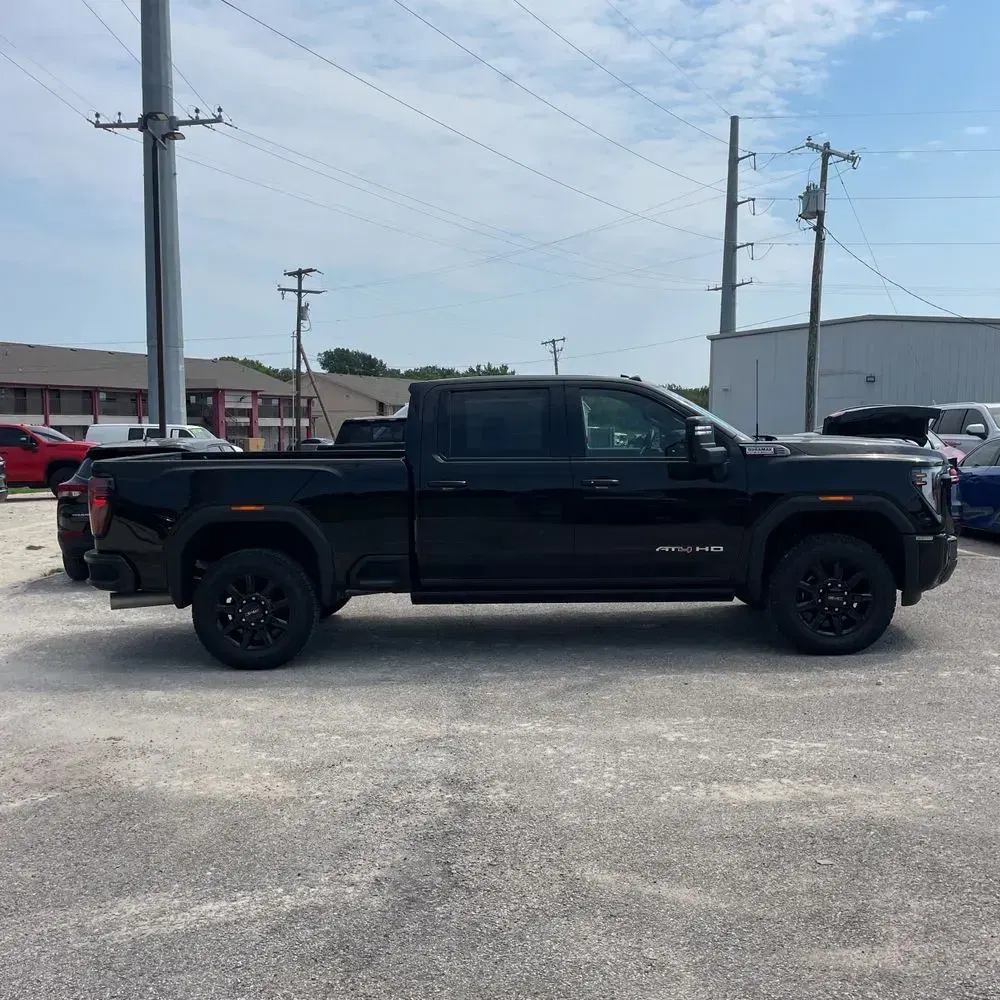 2025 GMC Sierra 2500HD AT4