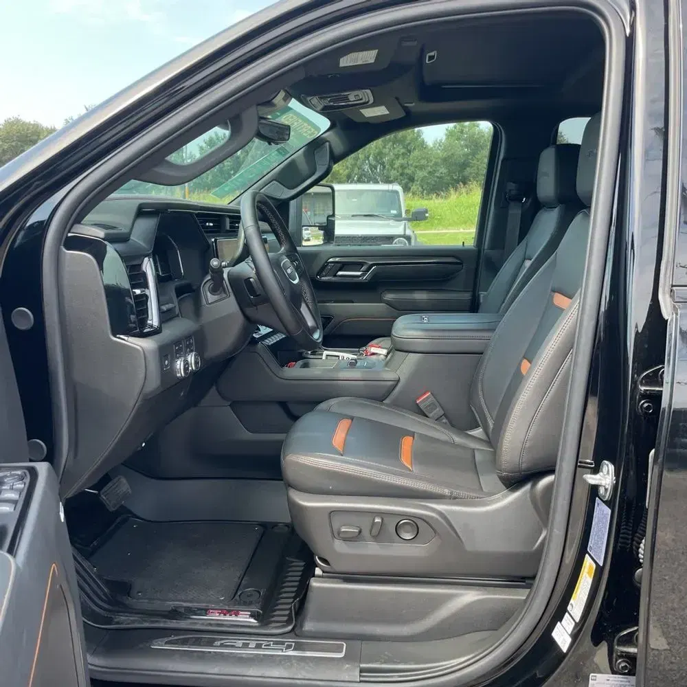 2025 GMC Sierra 2500HD AT4