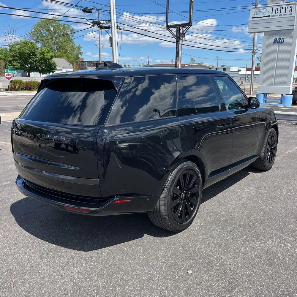 2024 Land Rover Range Rover P550e Autobiography