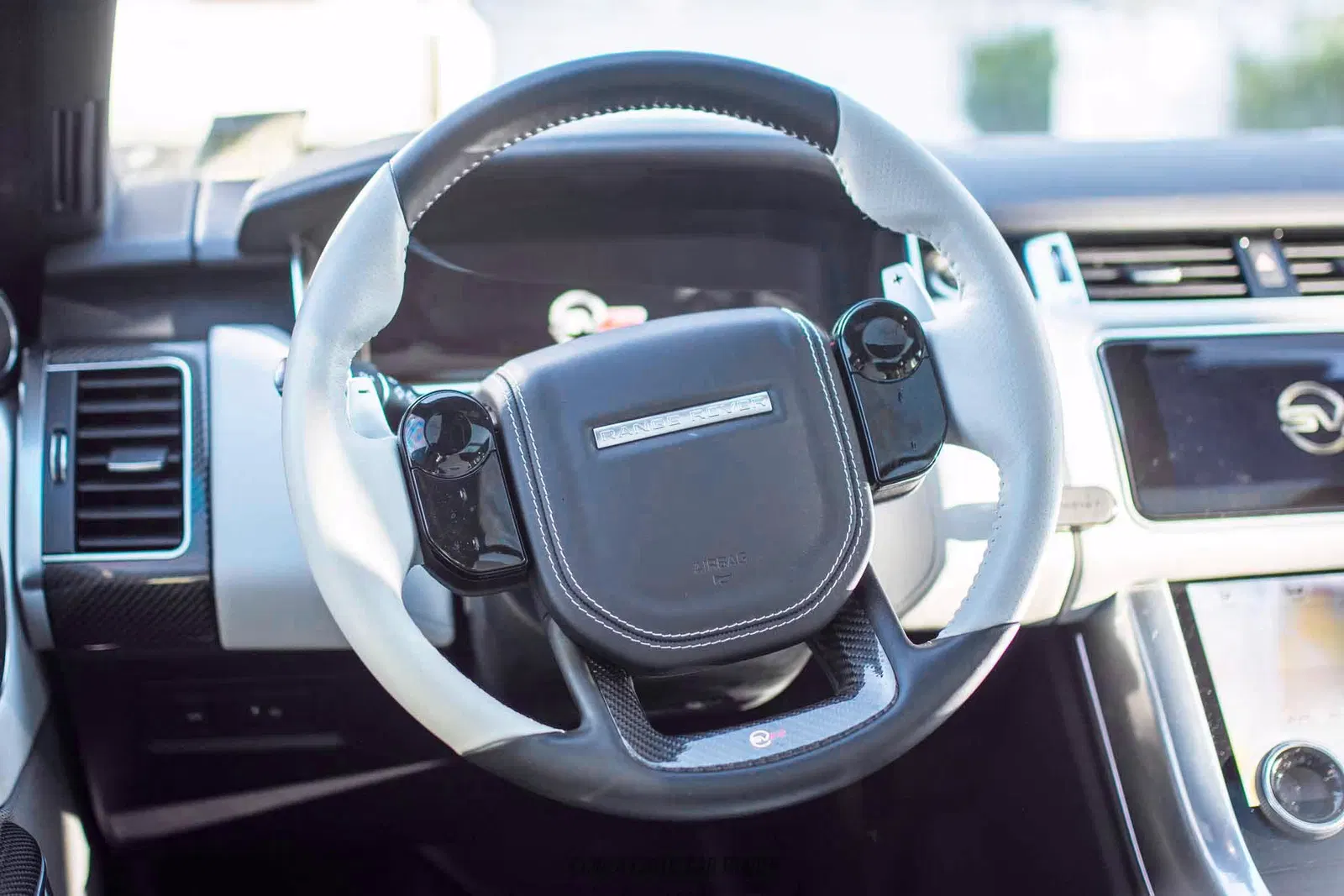 2022 Land Rover Range Rover Sport SVR Carbon Edition