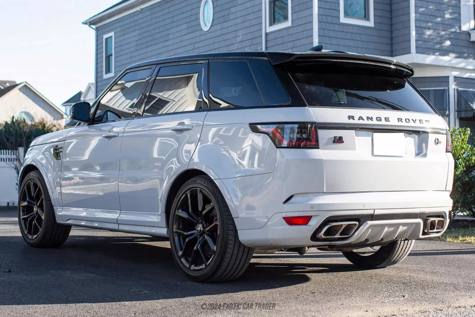 2022 Land Rover Range Rover Sport SVR Carbon Edition