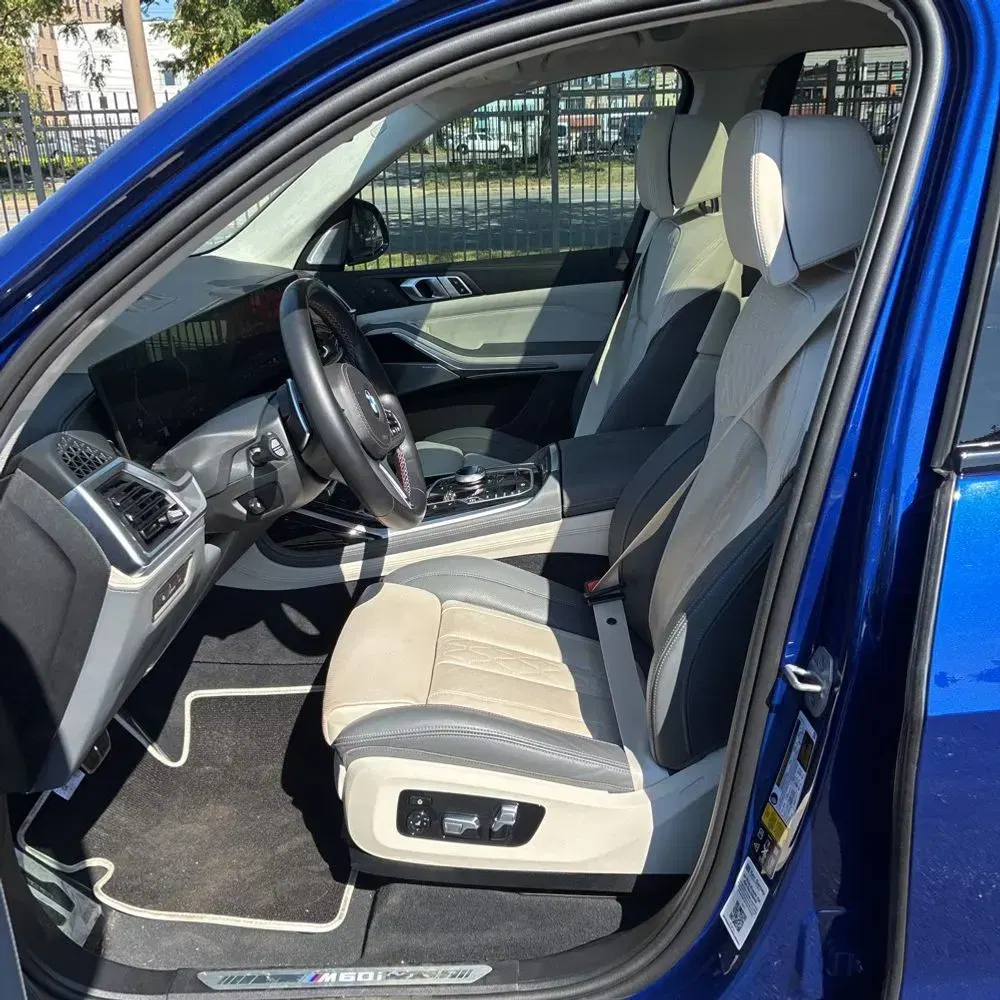 2024 BMW X7 M60i