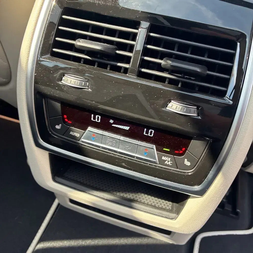 2024 BMW X7 M60i