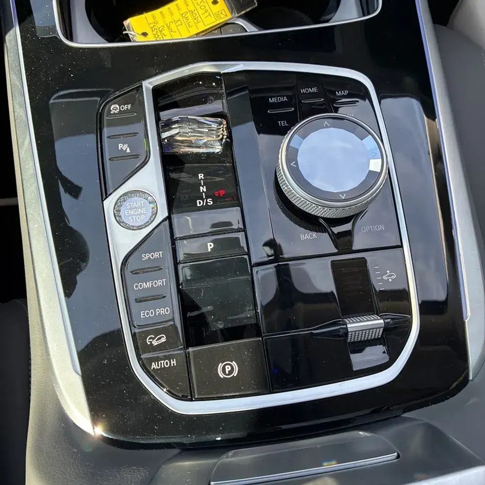 2024 BMW X7 M60i