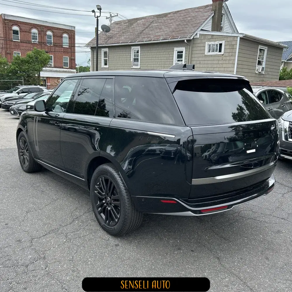 2023 Land Rover Range Rover P530 SE