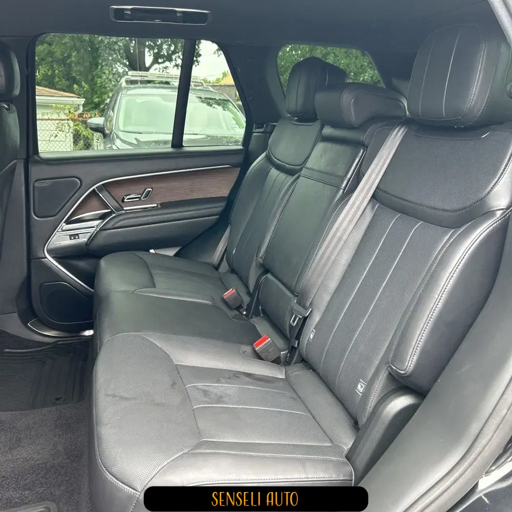 2023 Land Rover Range Rover P530 SE