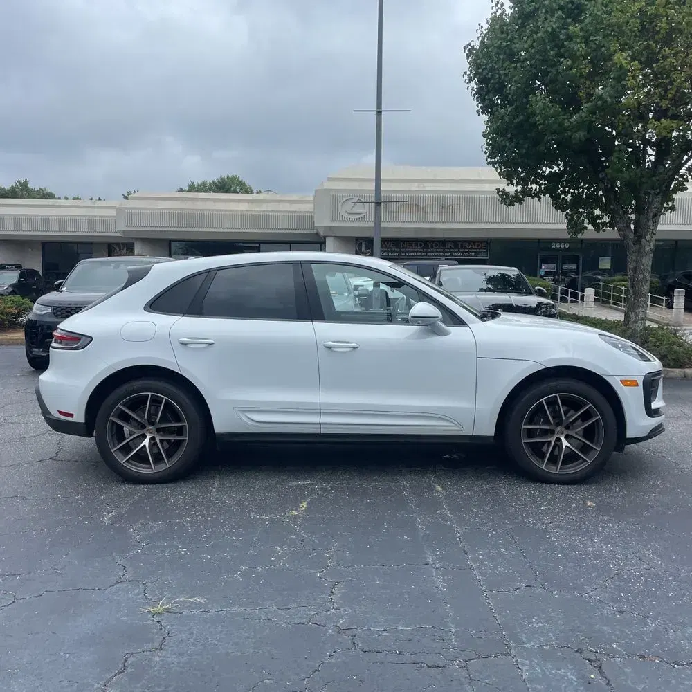 2024 Porsche Macan Base