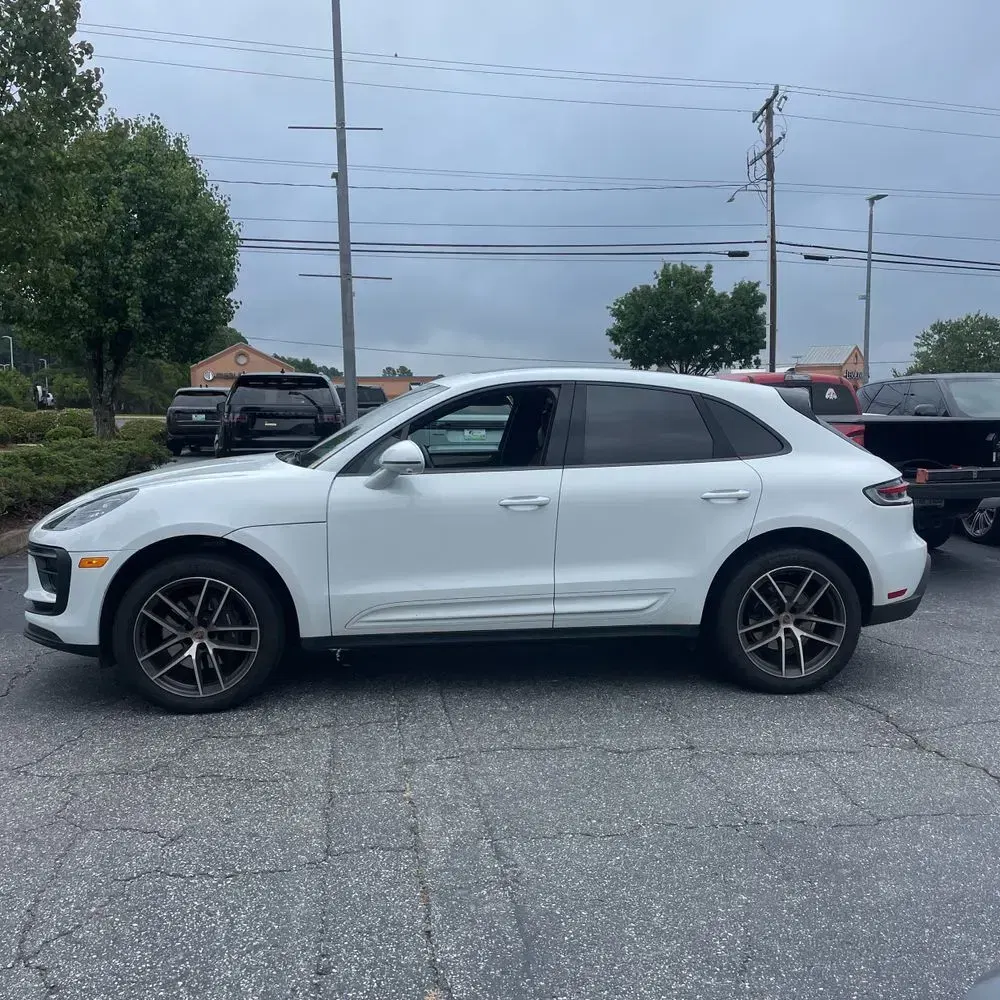 2024 Porsche Macan Base