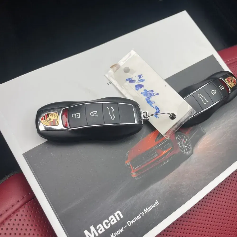 2024 Porsche Macan Base