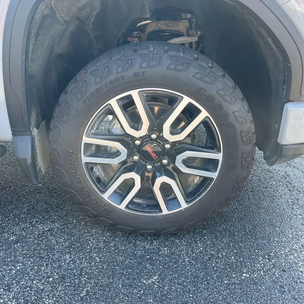2024 GMC Sierra 1500 AT4