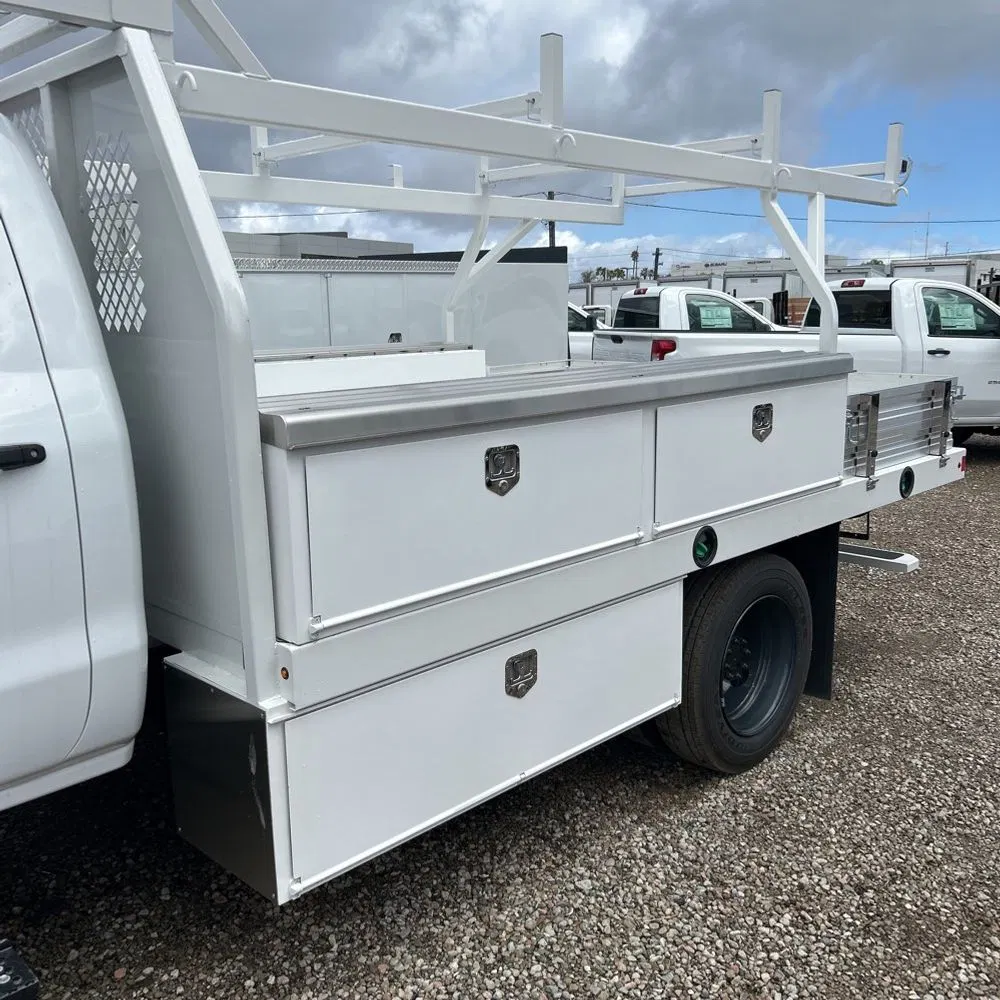 2023 Chevrolet Silverado 5500 W/T