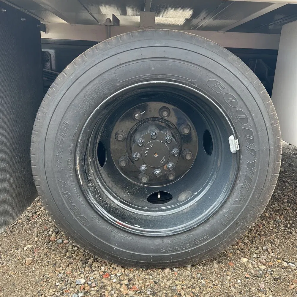 2023 Chevrolet Silverado 5500 W/T