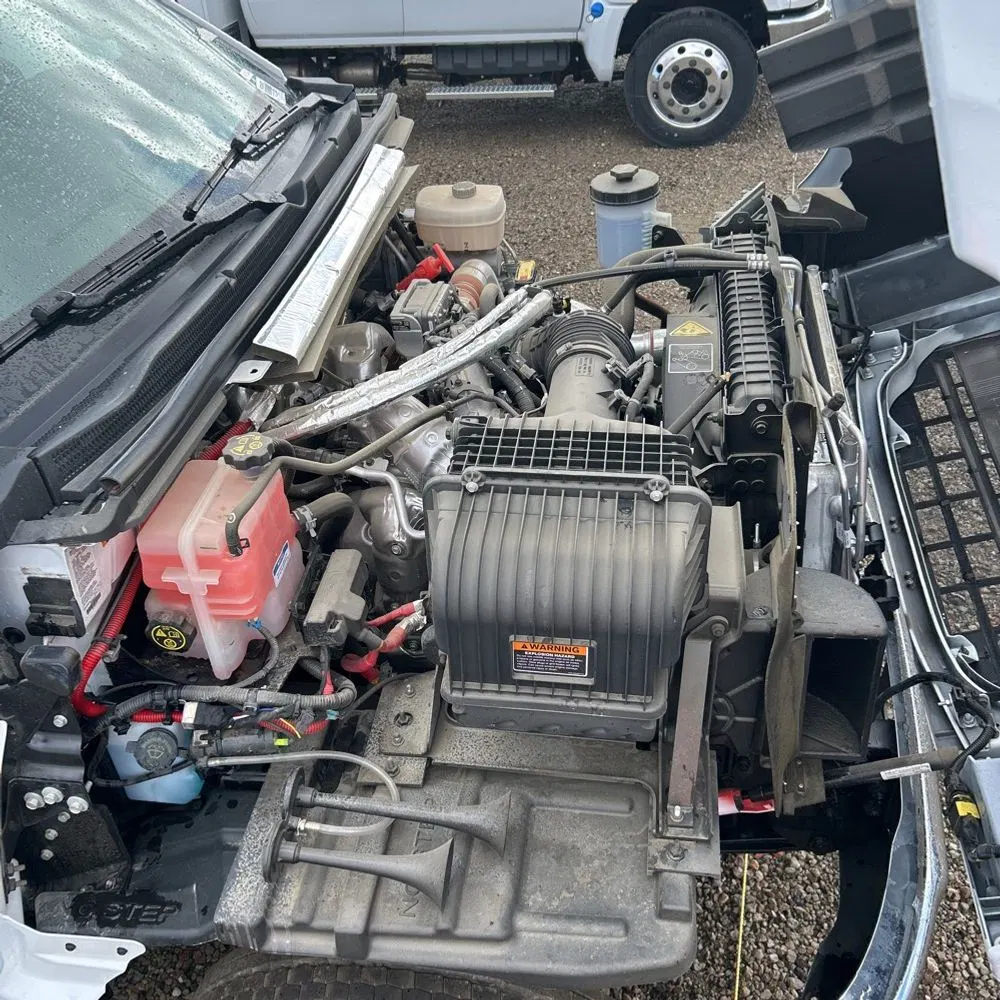 2023 Chevrolet Silverado 5500 W/T