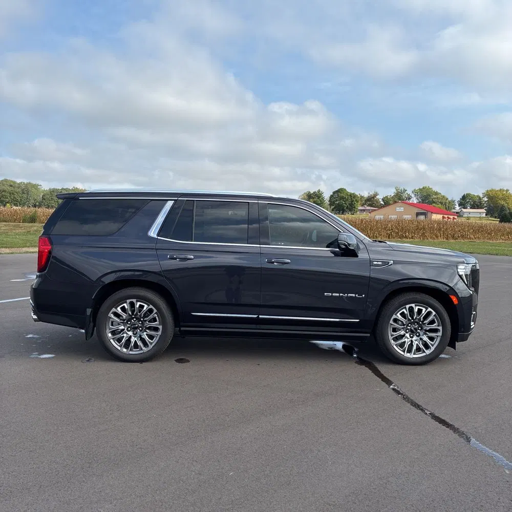 2023 GMC Yukon Denali Ultimate