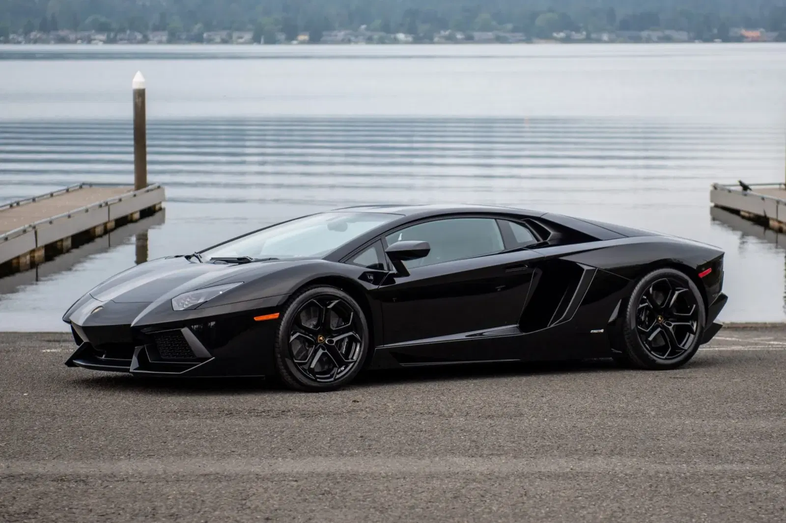 2013 Lamborghini Aventador LP700-4 Coupe