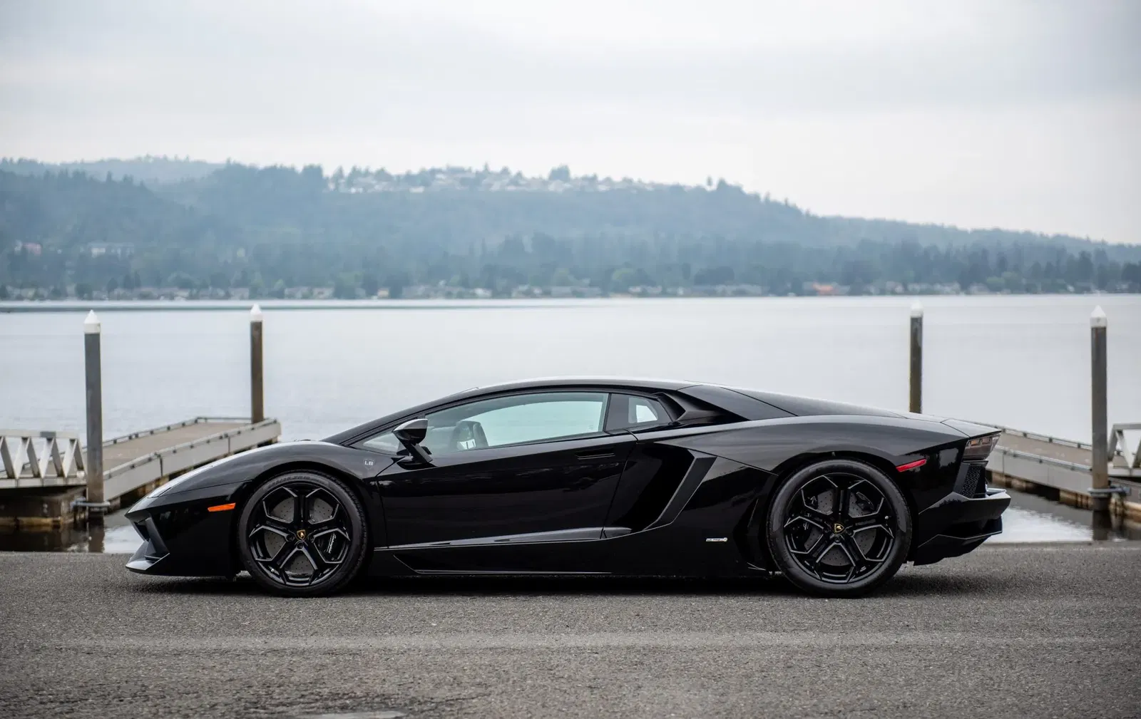 2013 Lamborghini Aventador LP700-4 Coupe