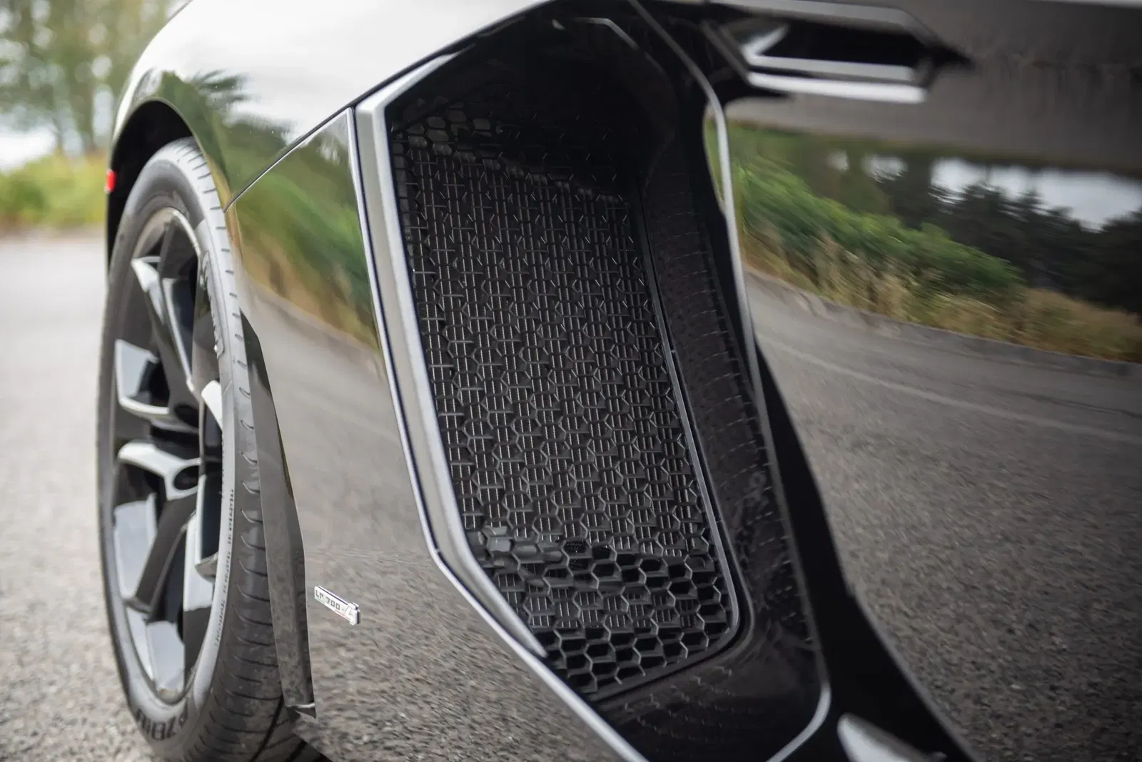 2013 Lamborghini Aventador LP700-4 Coupe