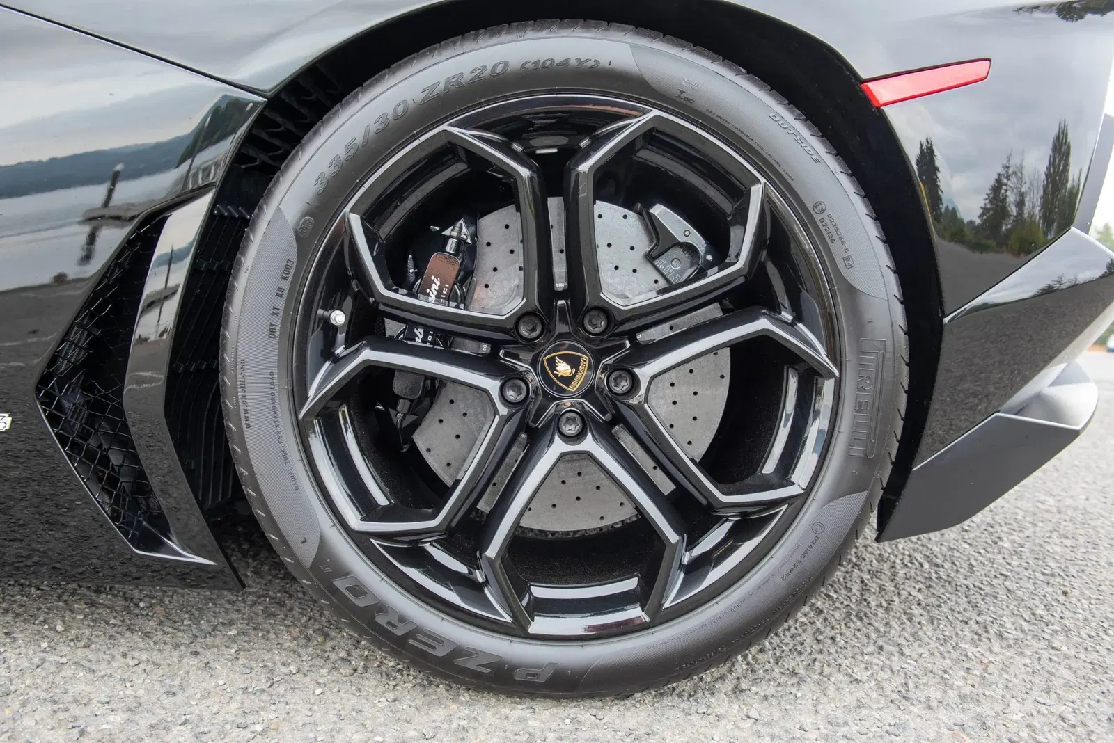 2013 Lamborghini Aventador LP700-4 Coupe