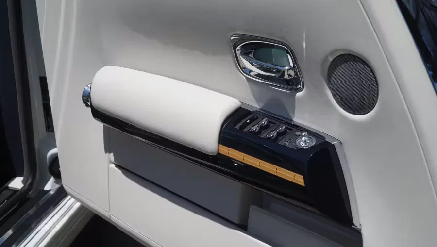 2017 Rolls-Royce Phantom Drophead Coupe