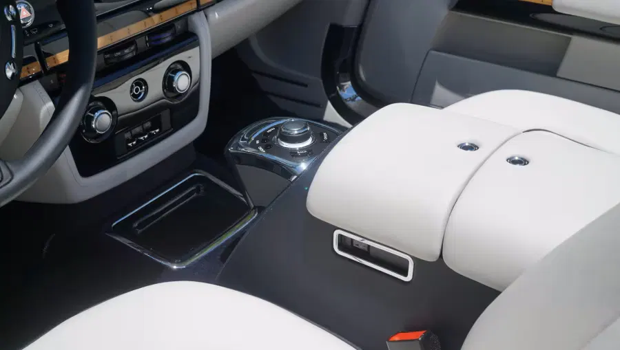 2017 Rolls-Royce Phantom Drophead Coupe