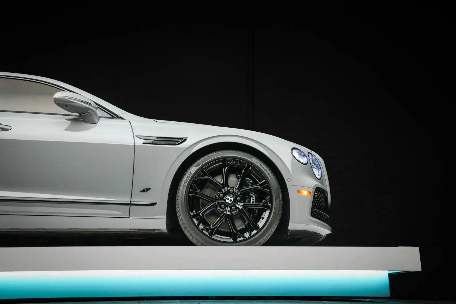 2023 Bentley Flying Spur S V8