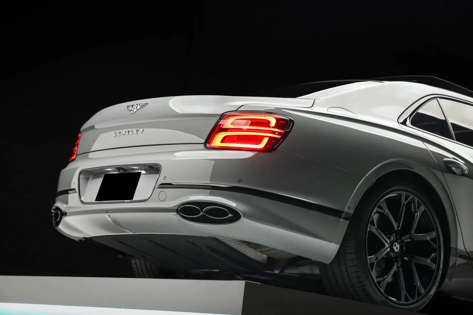 2023 Bentley Flying Spur S V8