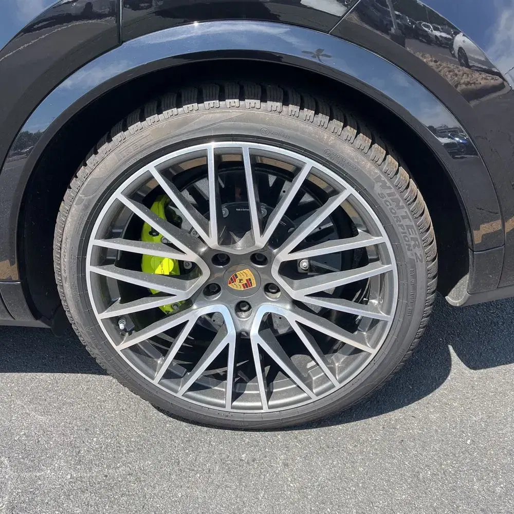 2022 Porsche Cayenne Turbo S E-Hybrid Coupe